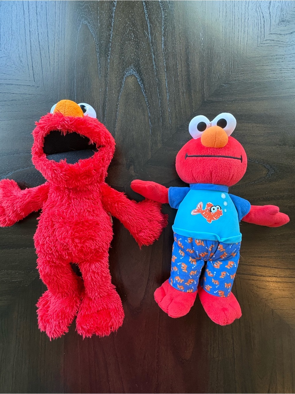Sesame Street Elmo Plush Bundle Tickle Me + Lullaby Talking Toys
